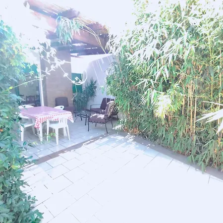 Doria 公寓 *
